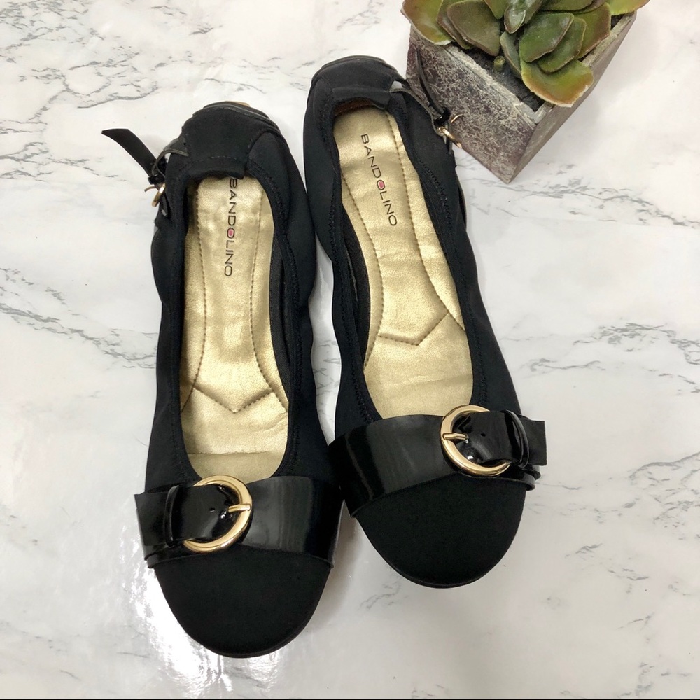 Bandolino black flats, stretchy with buckle detail